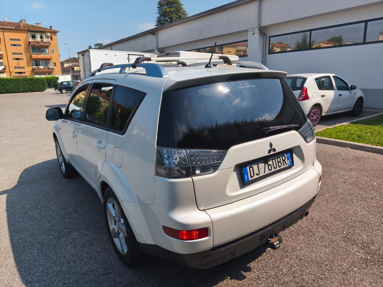 Mitsubishi Outlander 2.0D 7 posti gancio traino