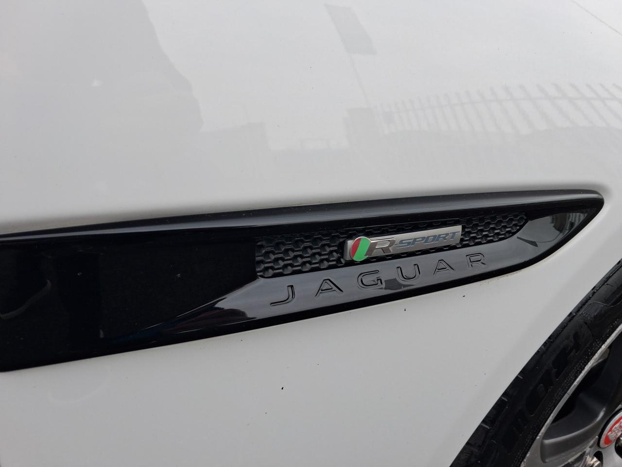 Jaguar XE 2.0 D Turbo 180CV aut. R-Sport