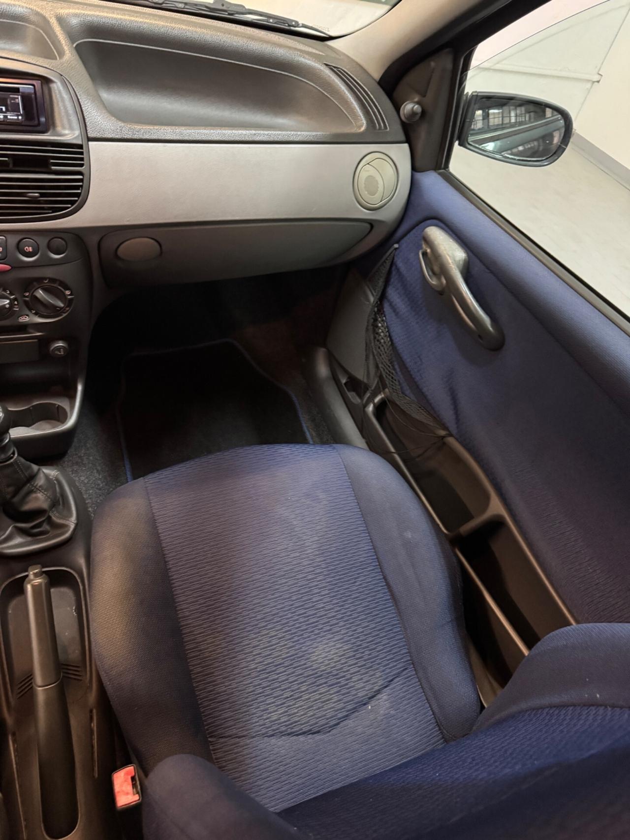 Fiat Punto 1.2i 16V cat 3 porte ELX. Gpl