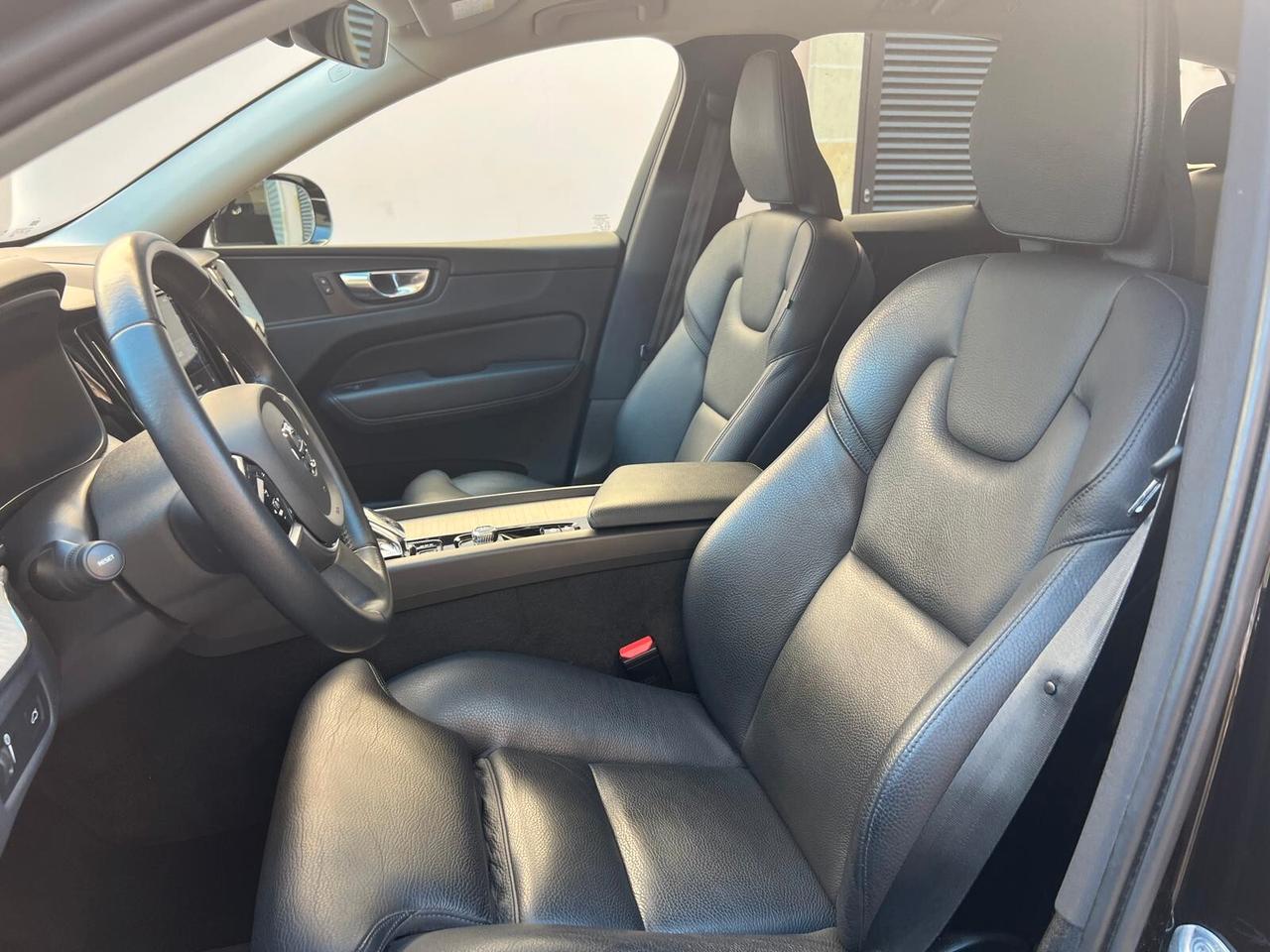 VOLVO XC60 INSCRIPTION B4 2.0 MHEV AWD 197CV PELLE NAVI CAM ANNO 2022