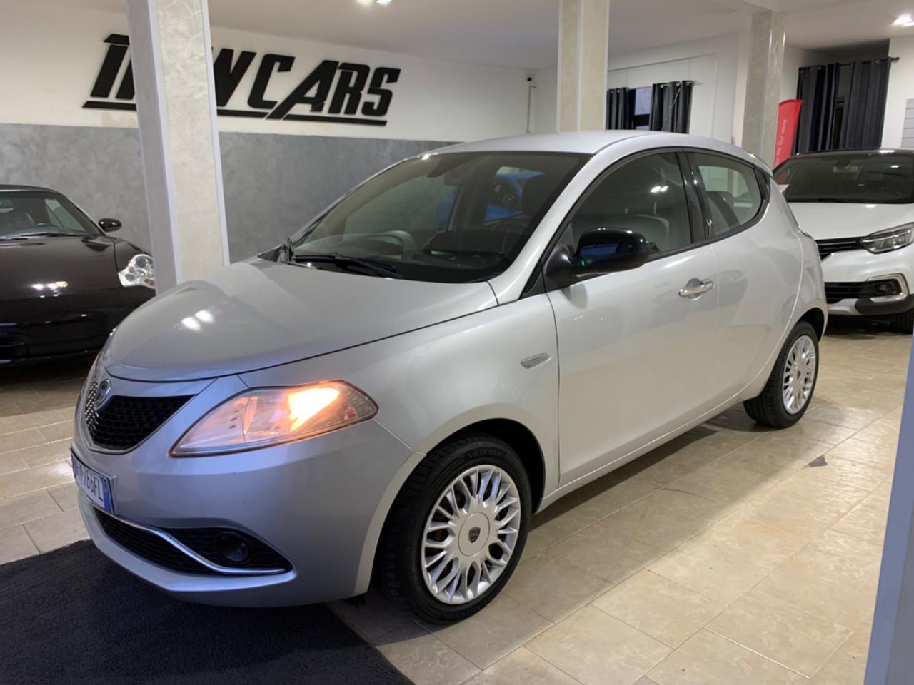 Lancia Ypsilon 1.2 69 CV 5 porte Platinum