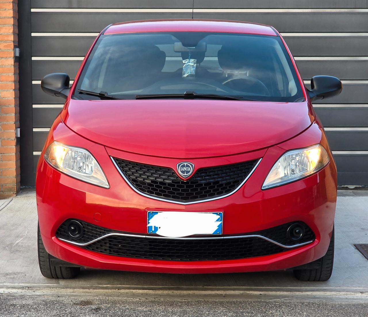 Lancia Ypsilon Platinum benzină 1.2 neopatentati euro6b