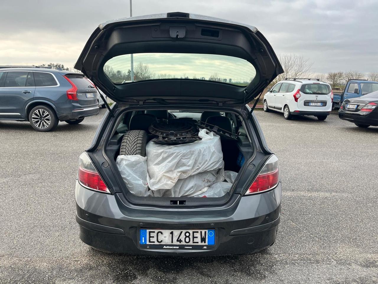 Opel Astra 1.6 115CV 5 porte Cosmo ADATTA AI NEOPATENTATI