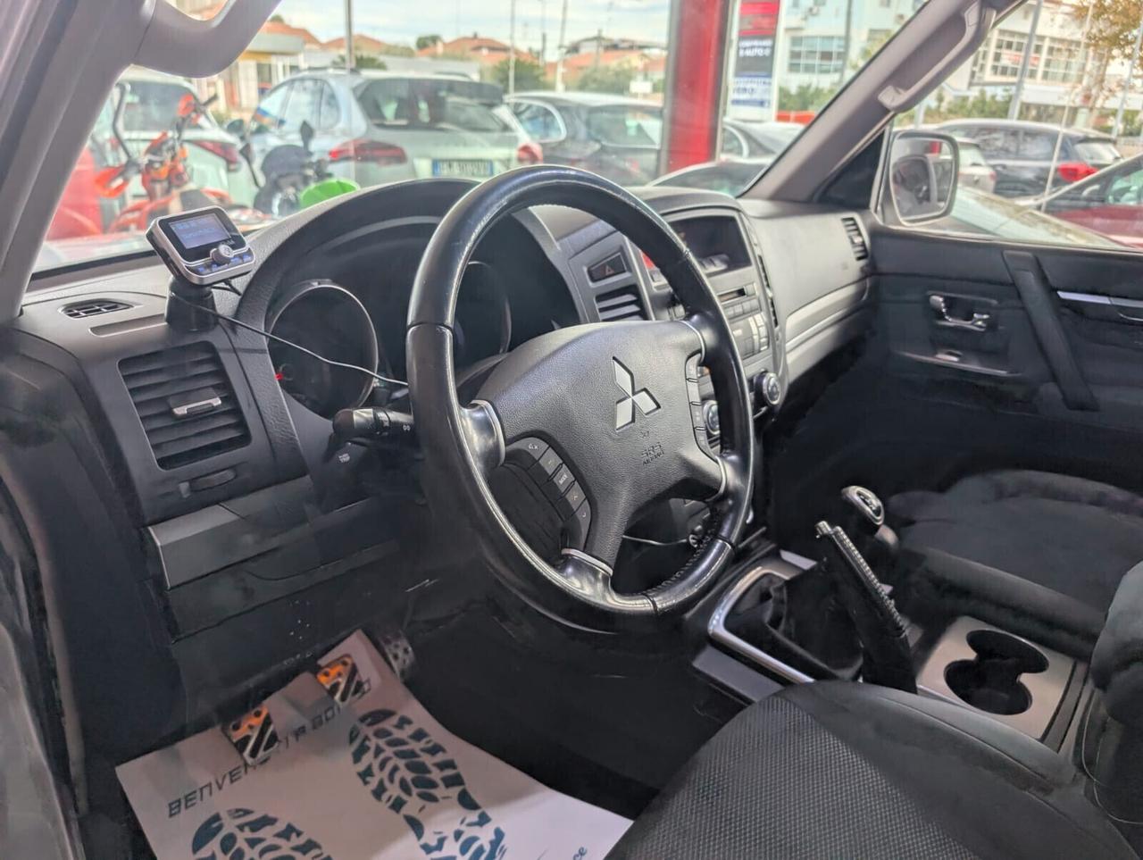 Mitsubishi Pajero 3.2 7 POSTI VERRICELLO