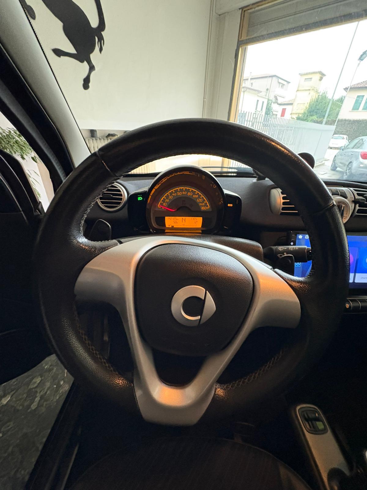 SMART ForTwo 1000 52 kW coupé passion - 2013