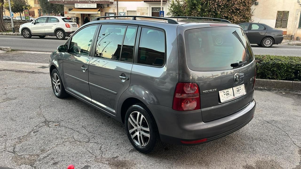 Volkswagen Touran 2.0 16V TDI Highline