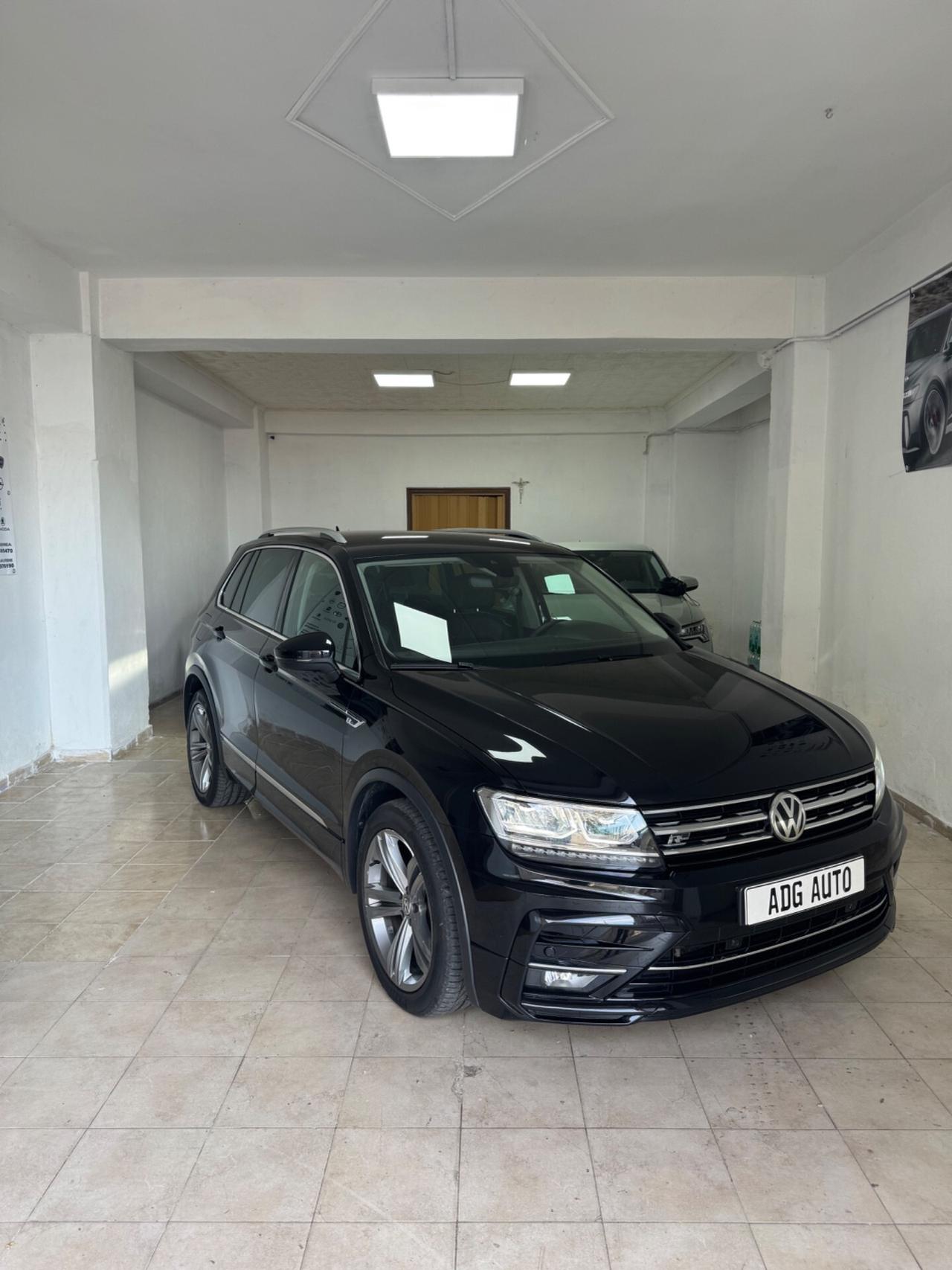 Volkswagen Tiguan 2.0 TDI DSG R line 2018 unico proprietario