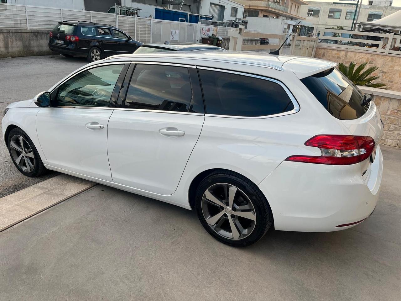 Peugeot 308 BlueHDi 120 S&S SW Allure