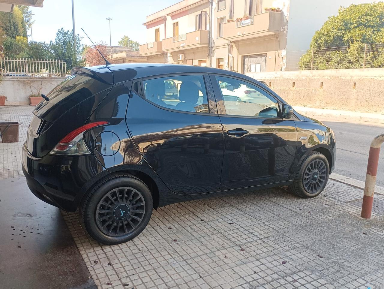 Lancia Ypsilon 1.2 benzinza 69 CV Elefantino Blu 5 porte