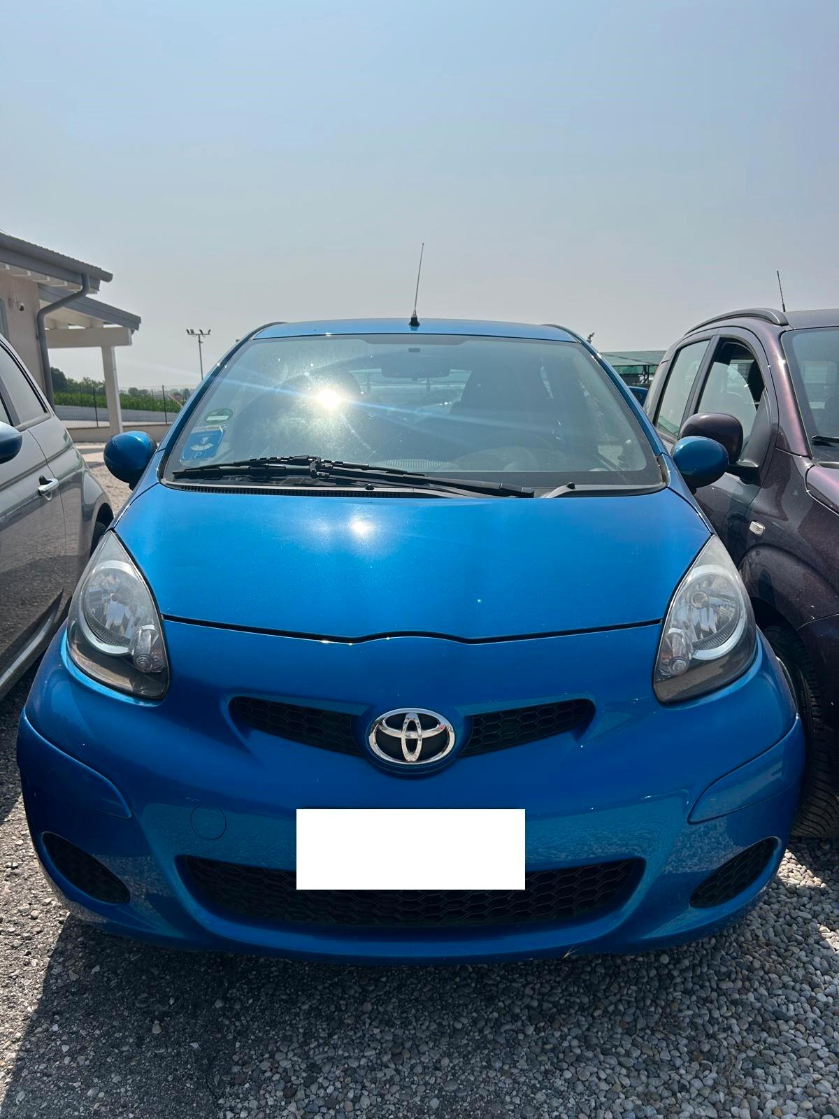 Toyota Aygo 1.0 12V VVT-i 5 porte OK Neo patentati
