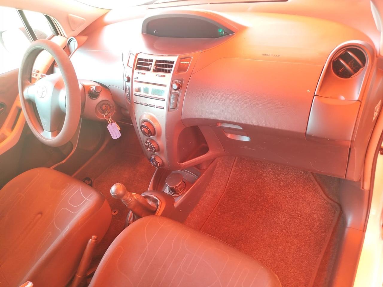 Toyota Yaris 1.0 5 porte Now GPL