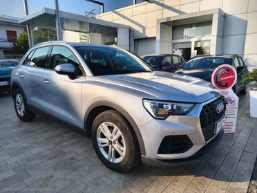 AUDI Q3 35 TDI S tronic Business