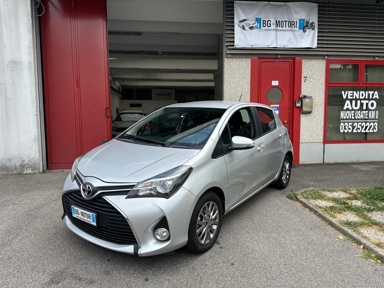 Toyota Yaris 5p 1.3 Lounge E6 OK NEOPATENTATO