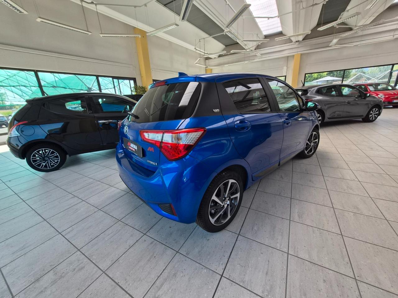 Toyota Yaris 1.5 Hybrid 5 porte Cool