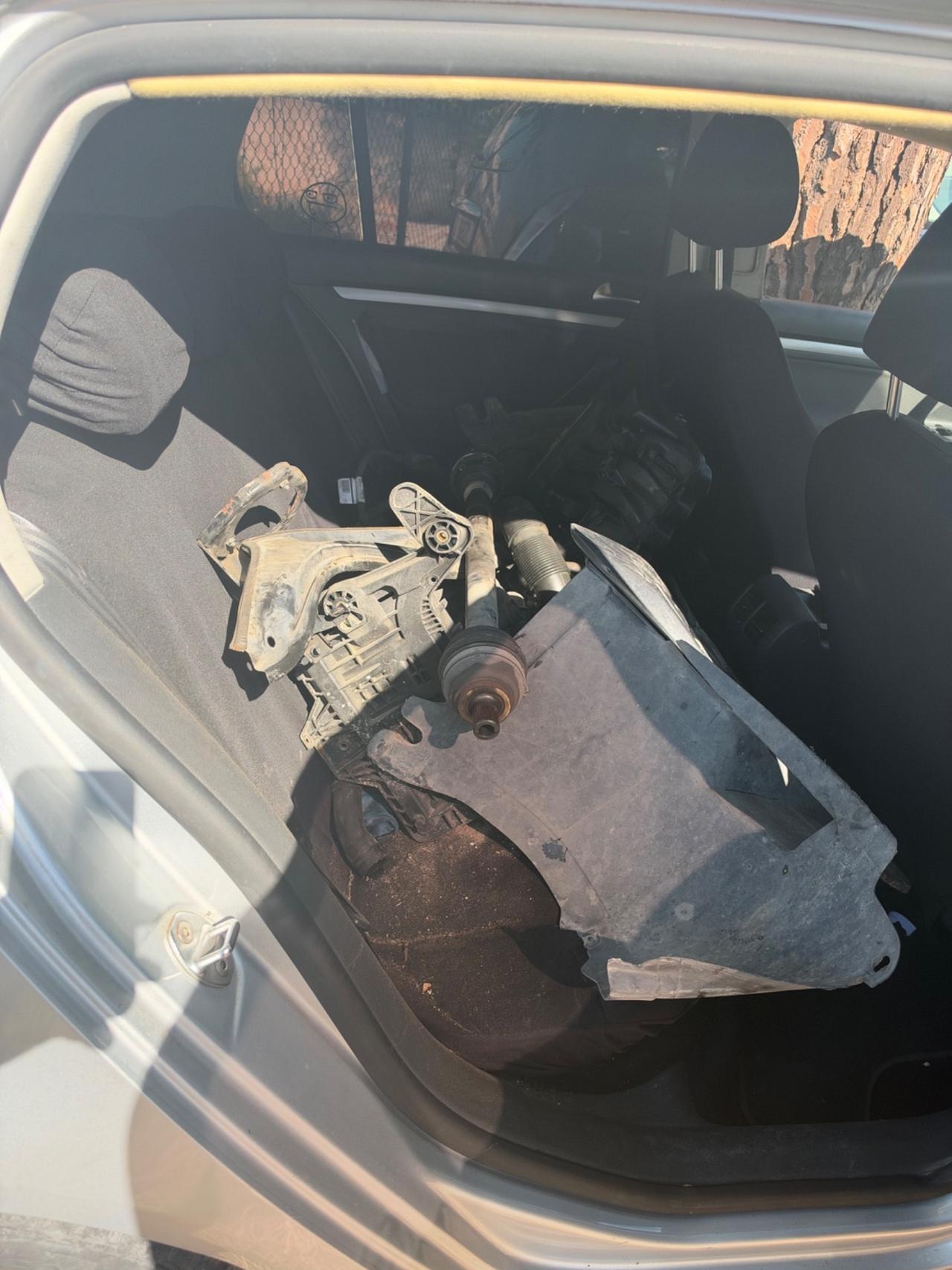 Volkswagen Golf 1.6 benzina GPL DEMOLITA X EXPORT