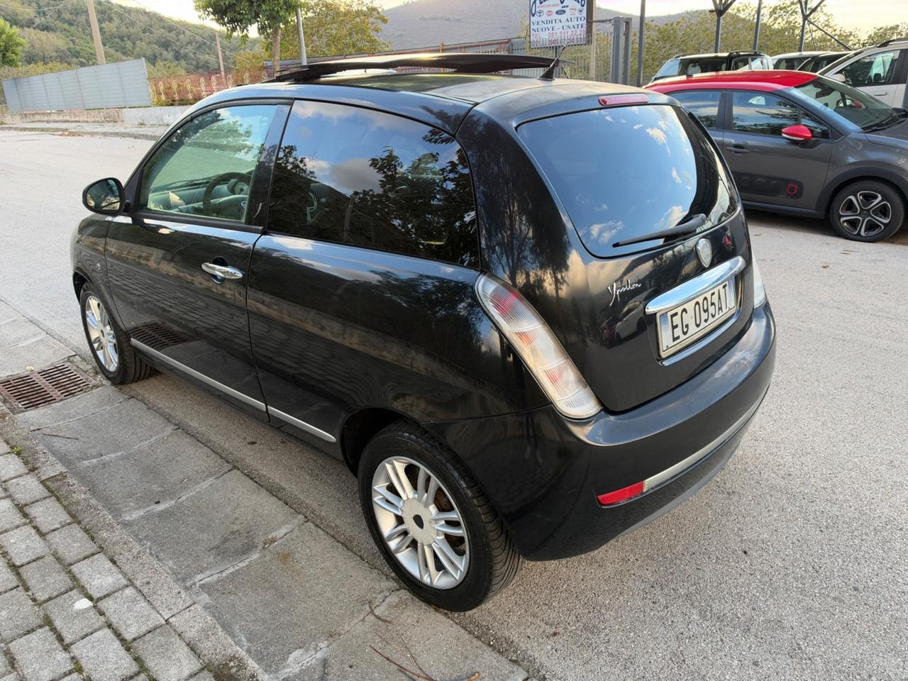 Lancia Ypsilon 1.3 MJT 75 CV Tetto apribile 2011