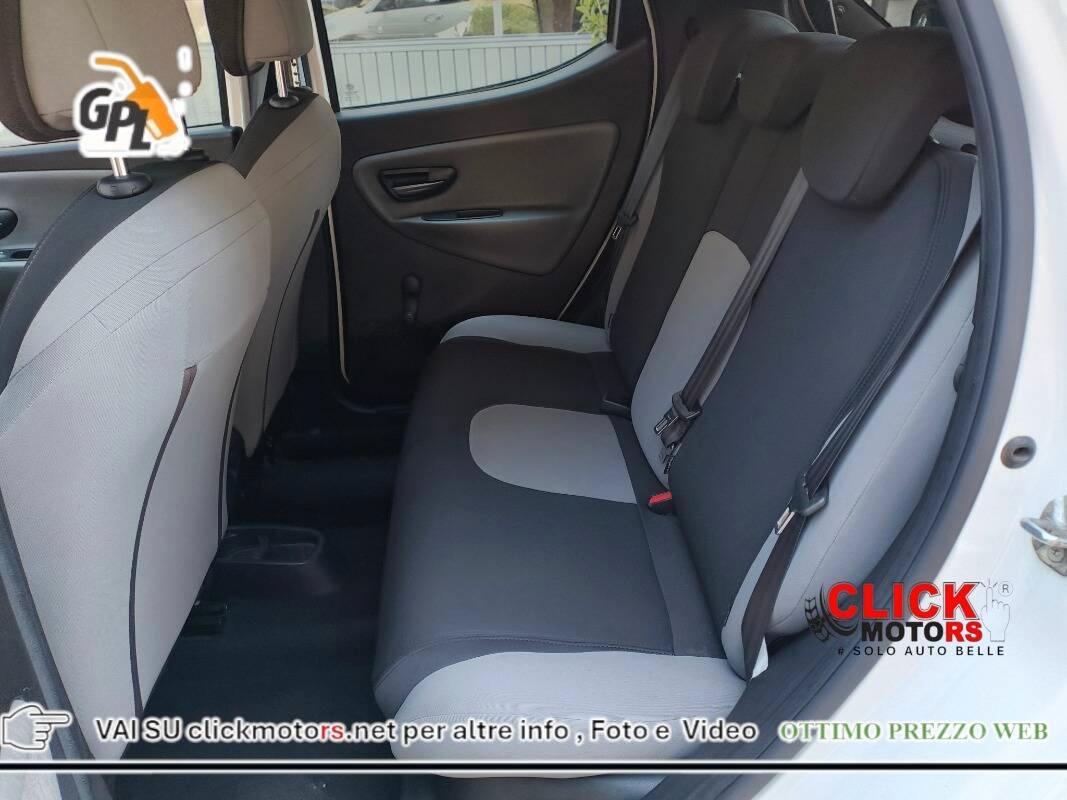 Lancia Ypsilon Ypsilon III 2013 1.2 8v Gold ecochic Gpl 69cv