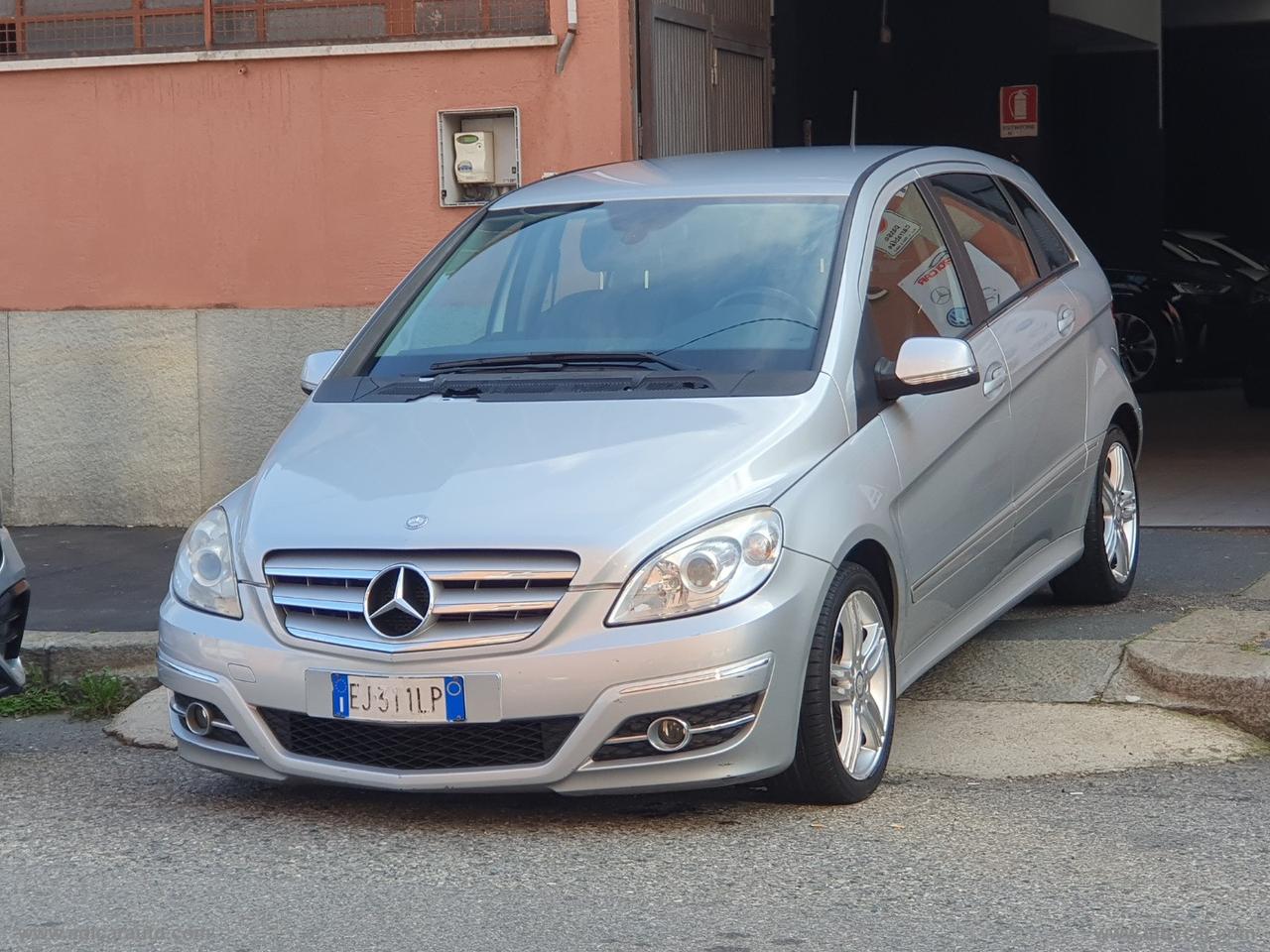 MERCEDES-BENZ B 200 CDI 140 CV automatic EURO5