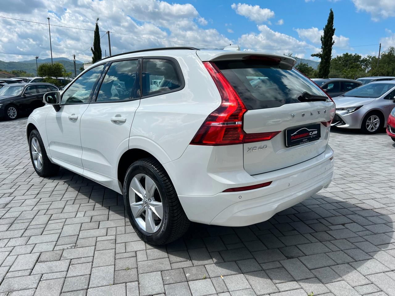 Volvo XC 60 B4 D AWD automatico MOMENTUM - UNIPRO