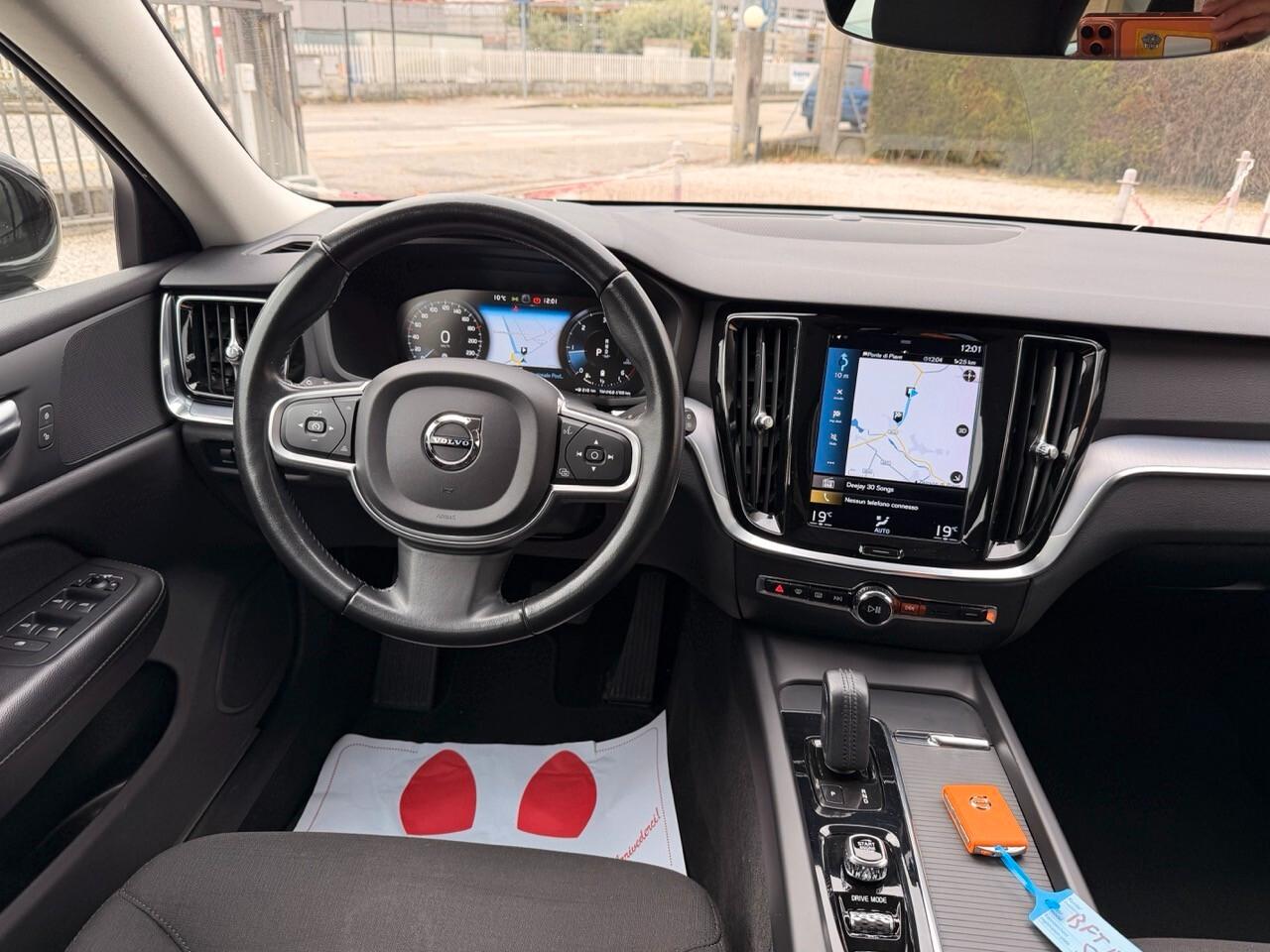 Volvo V60 2.0 b4 D 197 cv Momentum Business Pro auto