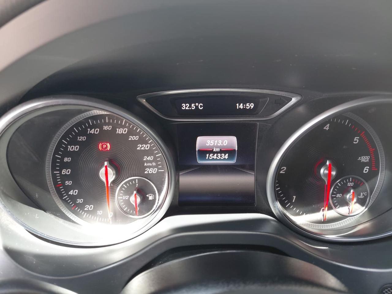 Mercedes-Benz CLA 180 Executive Shooting Br #11009