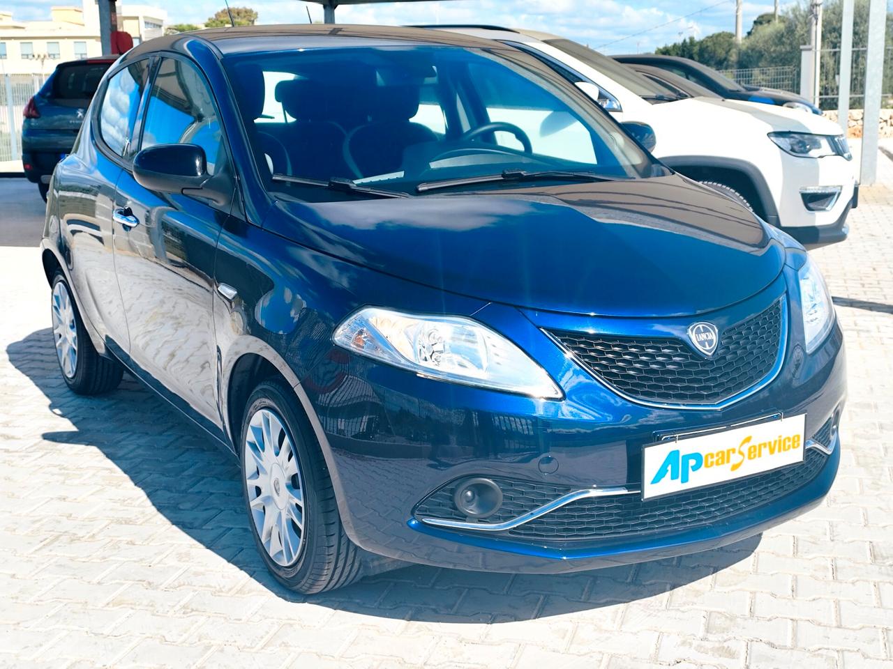 Lancia Ypsilon 1.2 69 CV 5 porte Silver