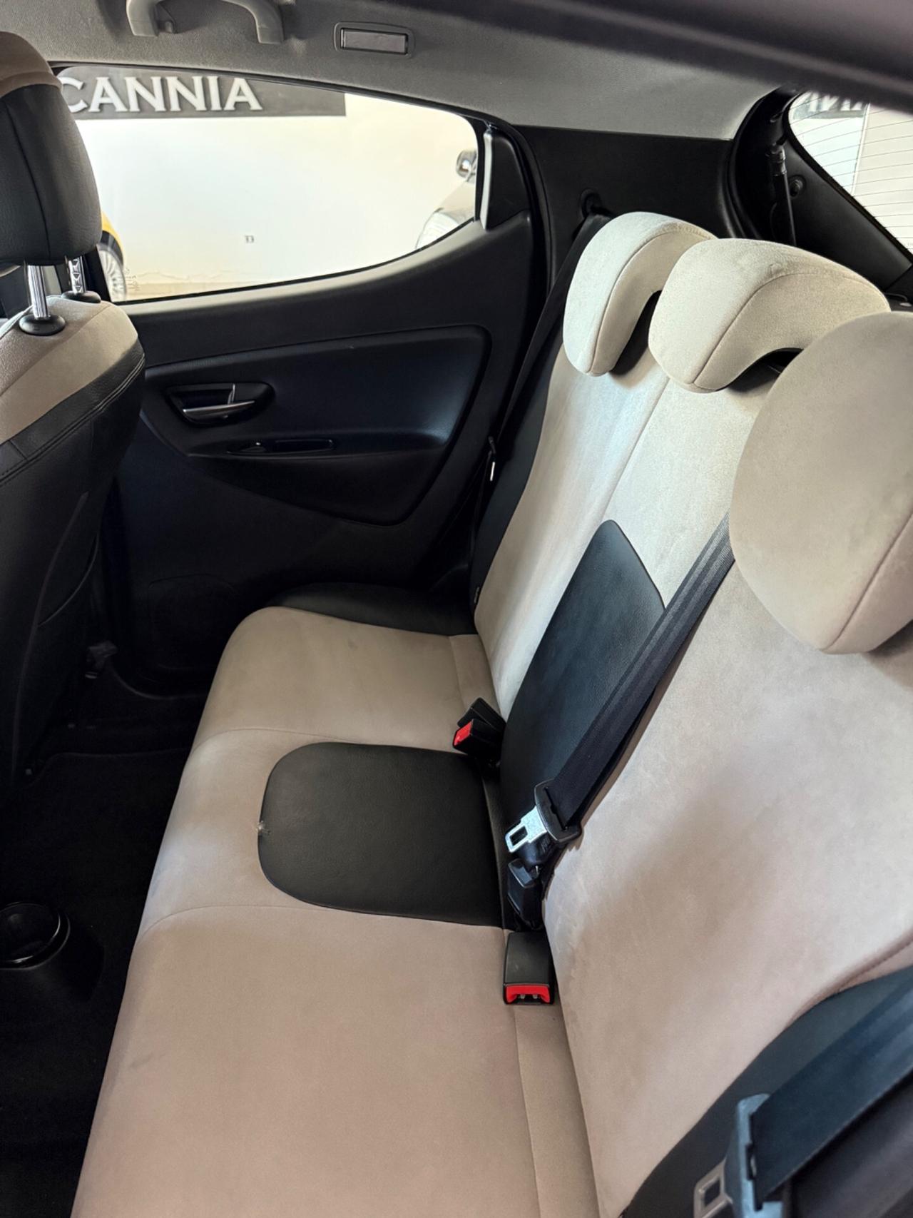 Lancia Ypsilon 1.2 69 CV 5 porte Silver