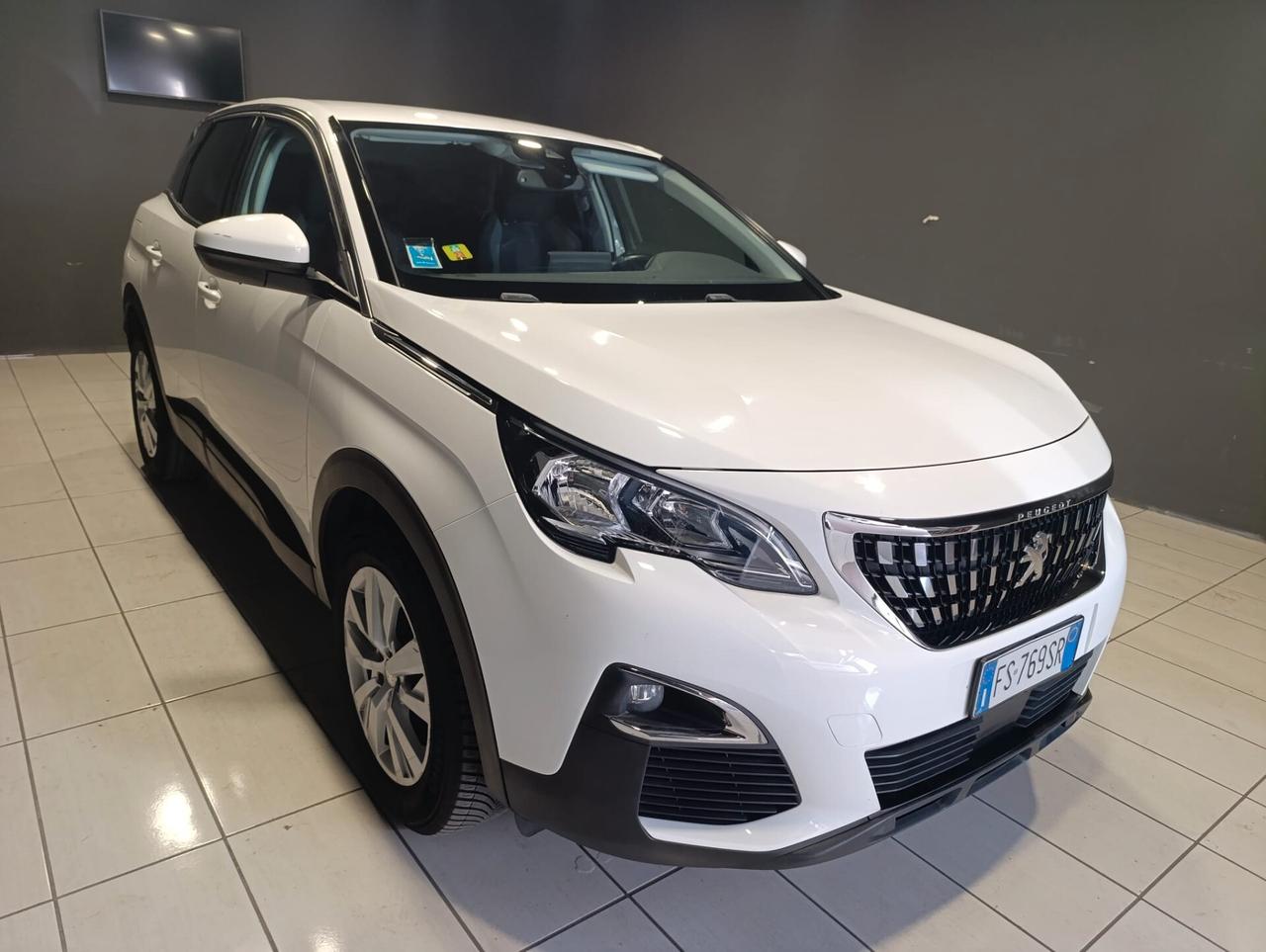 Peugeot 3008 del 2018 - AUTOMATICA 140.000 km -
