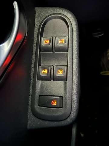 Dacia Duster Black Shadow 4x2 — SOLO 73.000KM—