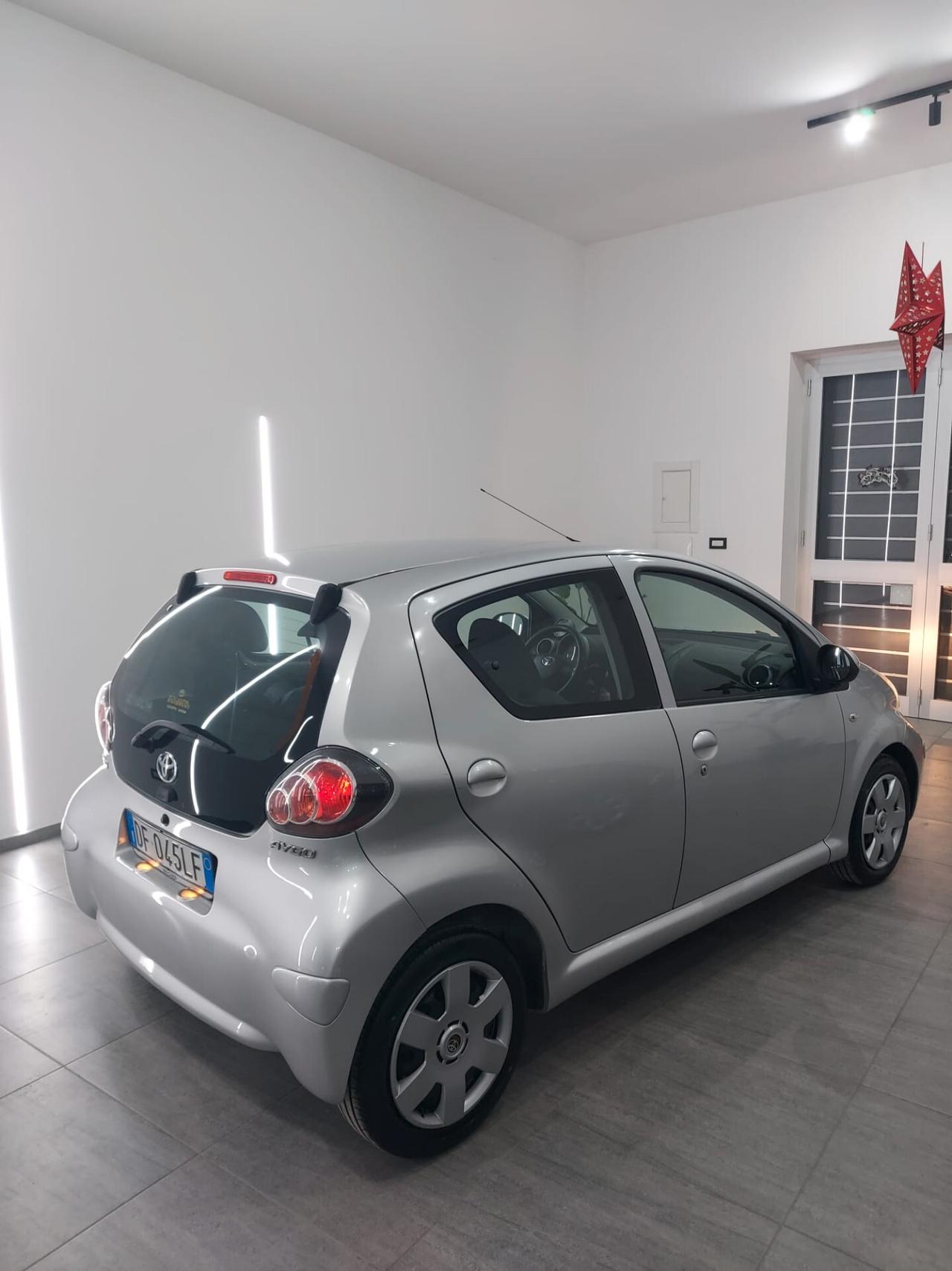 Toyota Aygo 1.0 12V VVT-i 5 porte Sol automatico