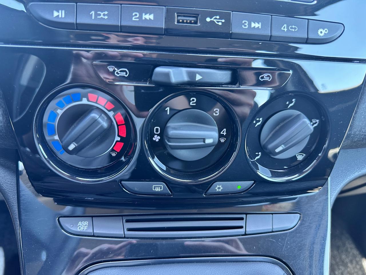 Lancia Ypsilon 1.0 5 porte Ibrida neopatentati Fatturabile iva esposta