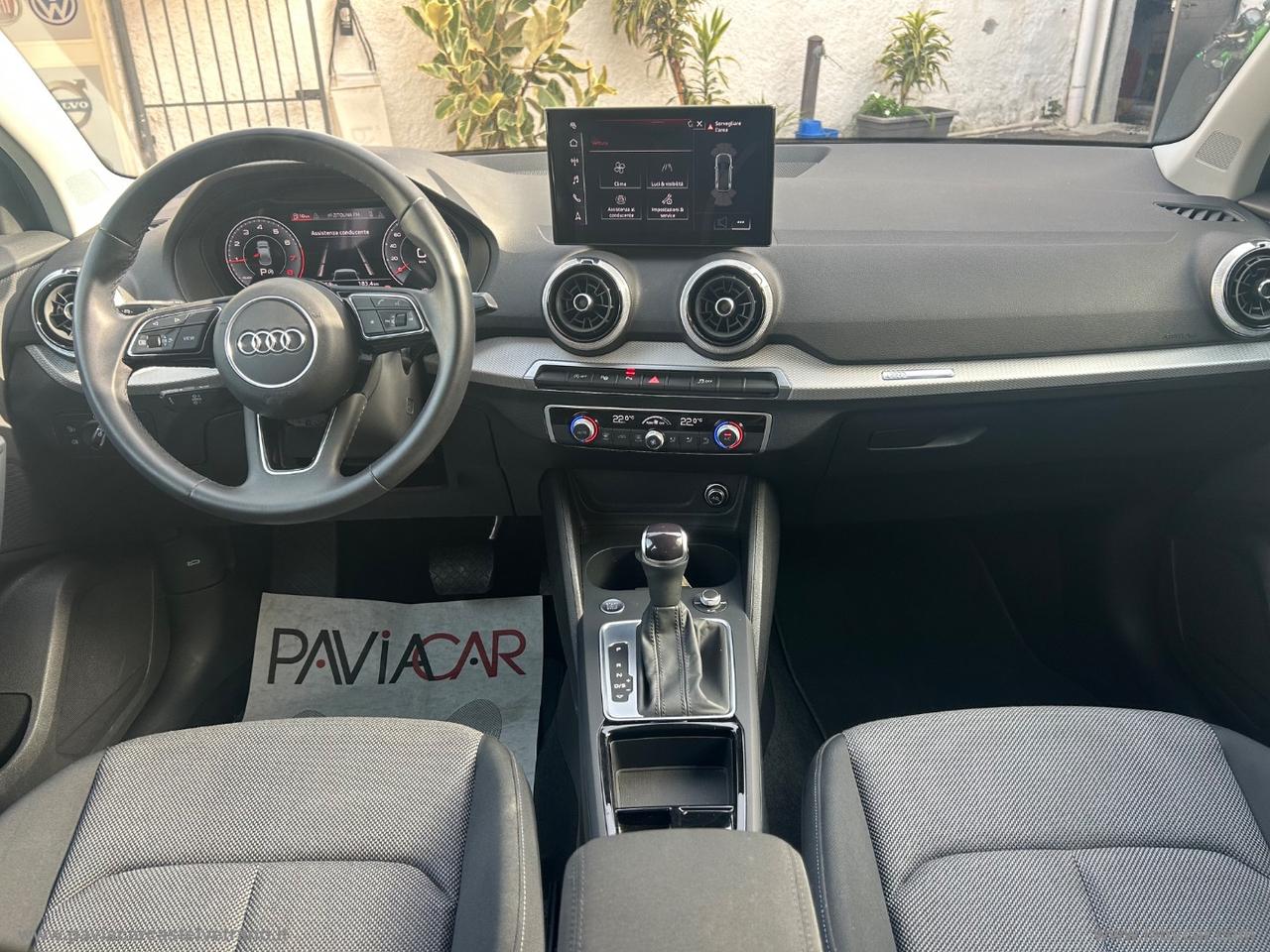 AUDI Q2 35 TFSI S tronic Identity Black