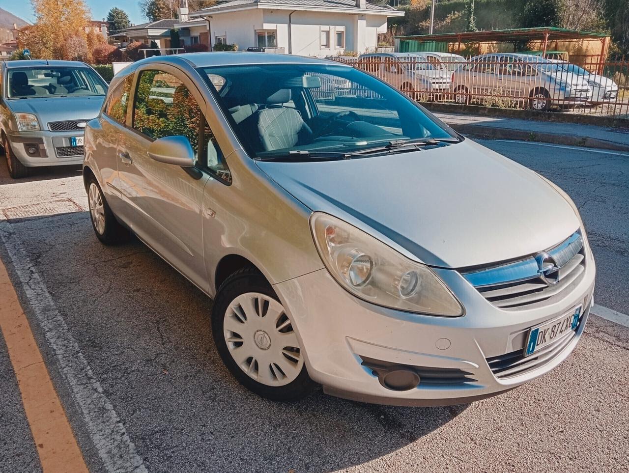 Opel Corsa 1.2 3 porte Easytronic Sport
