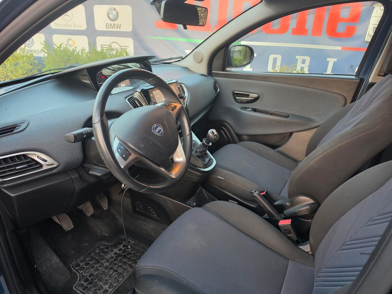Lancia Ypsilon 1.0 FireFly 5 porte S&S Hybrid Ecochic