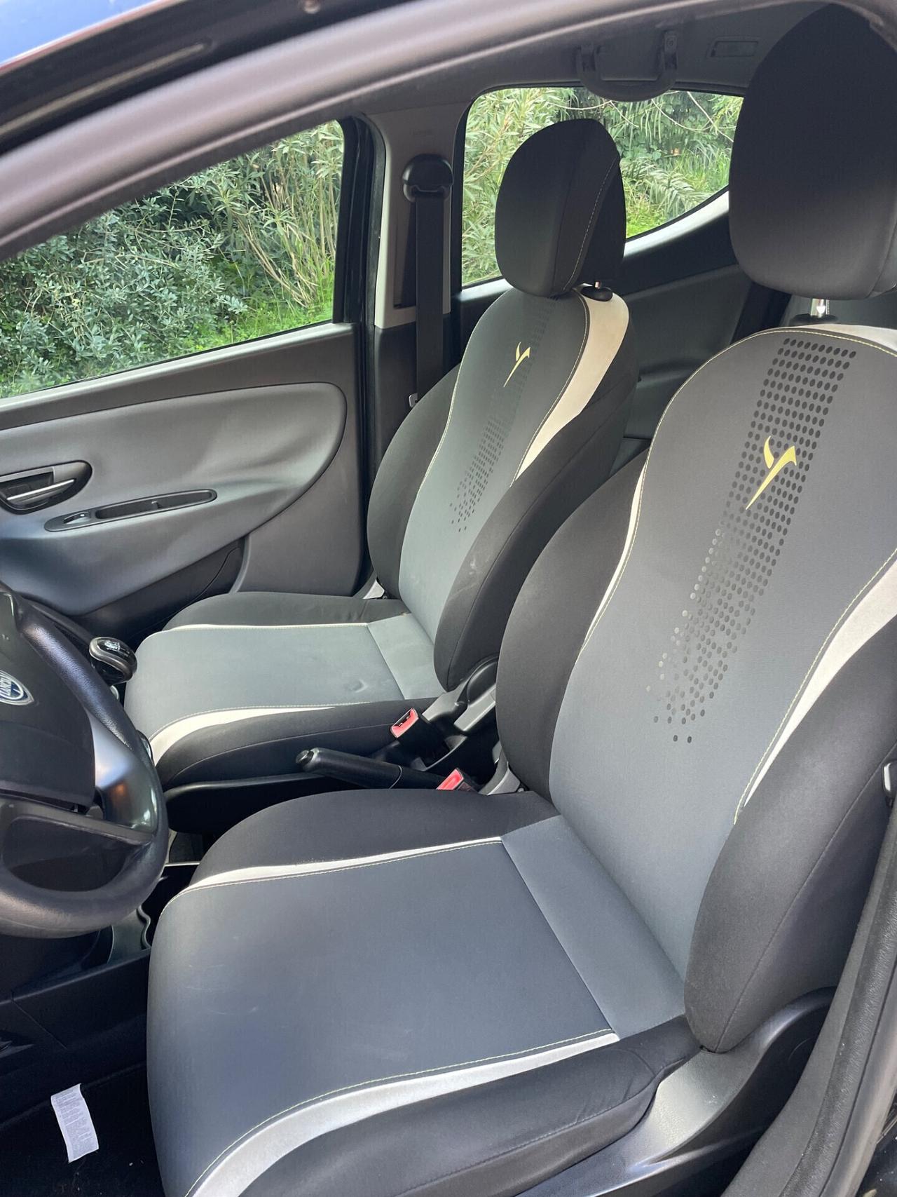 Lancia Ypsilon 1.2 69 CV 5 porte GPL Ecochic Silver