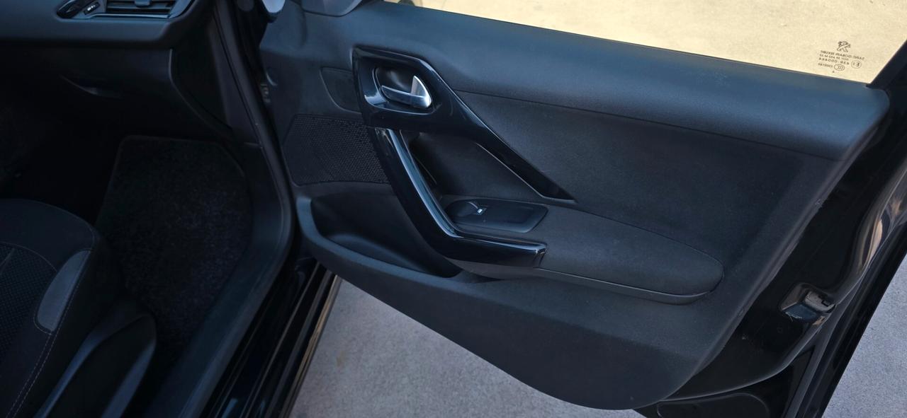 Peugeot 208 1.4 HDi 68 CV 5 porte Access