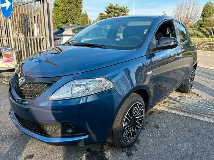 Lancia Ypsilon 1.0 FireFly 5 porte S&S Hybrid Silver Plus
