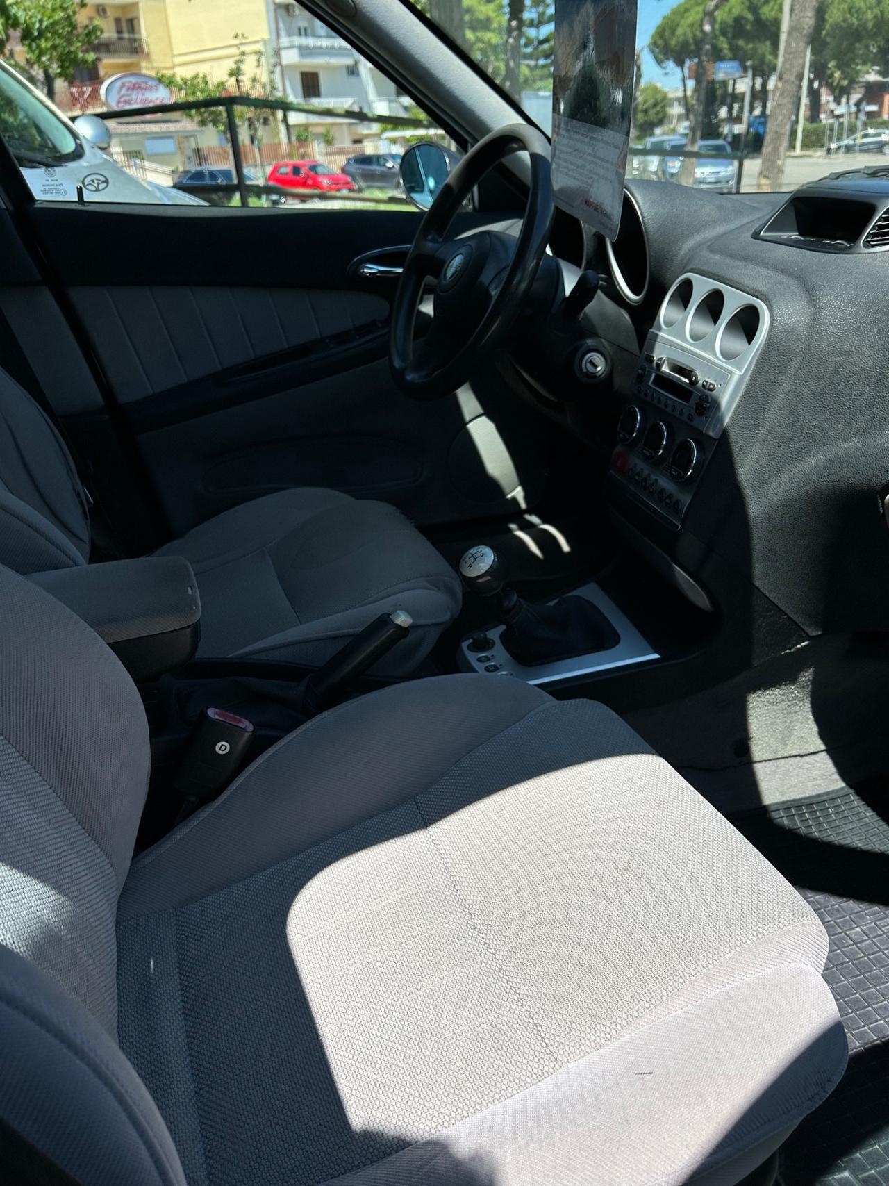 Alfa Romeo 156 1.9 JTD Sportwagon Distinctive