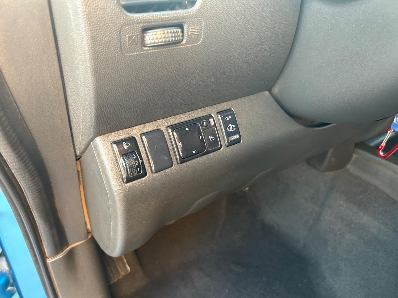 Nissan Navara 2.5 dCi 4 porte Doppia Cabina 4X4