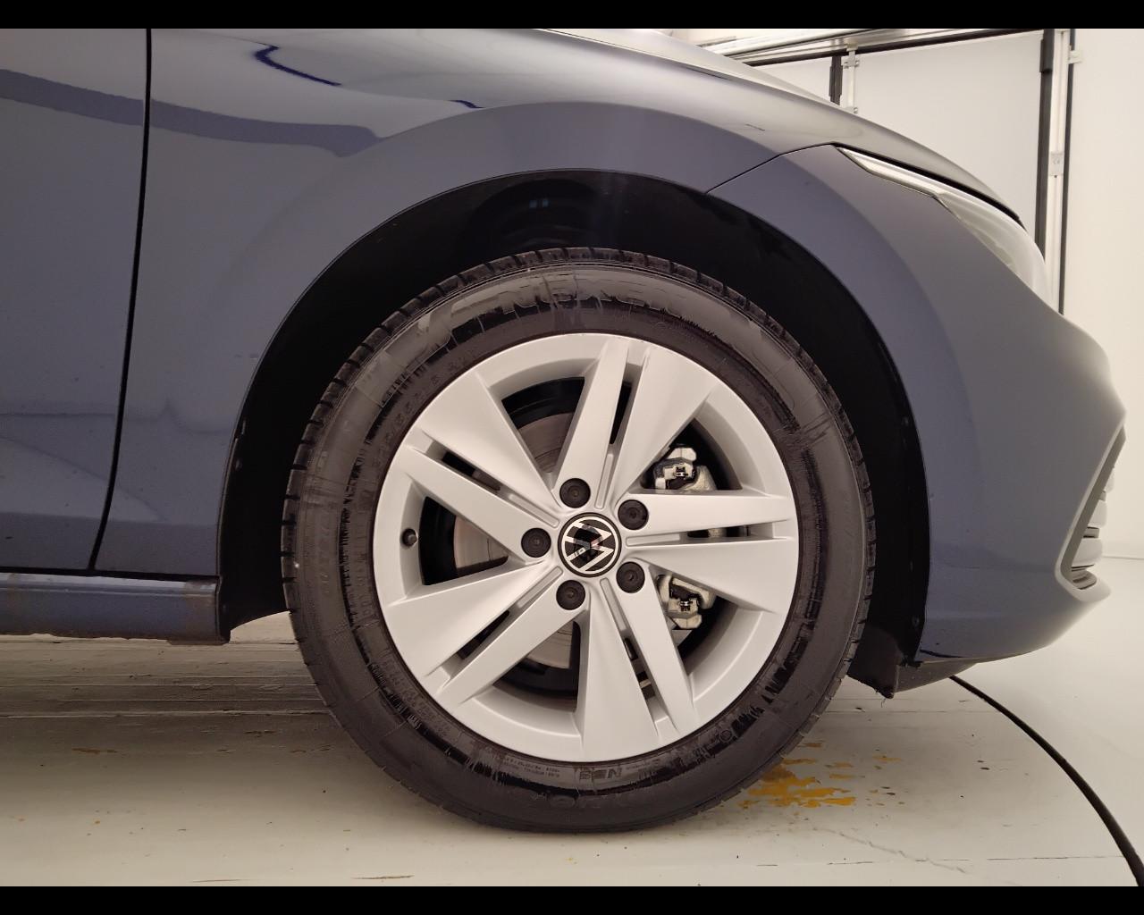 VOLKSWAGEN Golf VIII 2020 - Golf 1.0 etsi evo Life 110cv dsg
