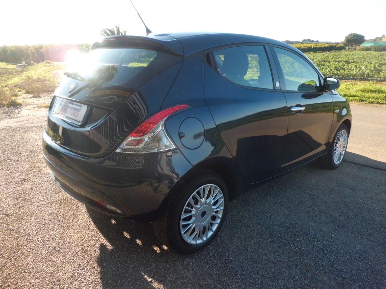 Lancia Ypsilon 1.2 69 CV 5 porte GPL Ecochic Platinum