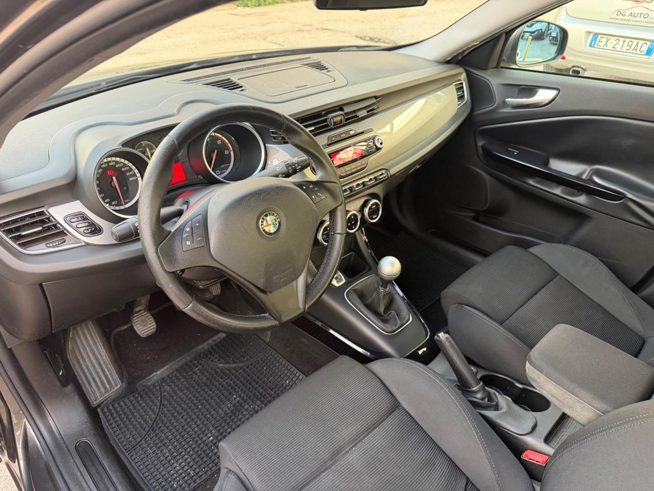 Alfa Romeo Giulietta 1.6 JTDm-2 105 CV 2012