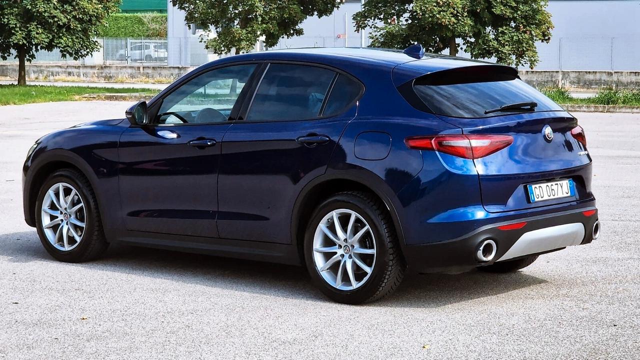 Alfa Romeo Stelvio 2.2 Turbodiesel 190 CV AT8 RWD Executive