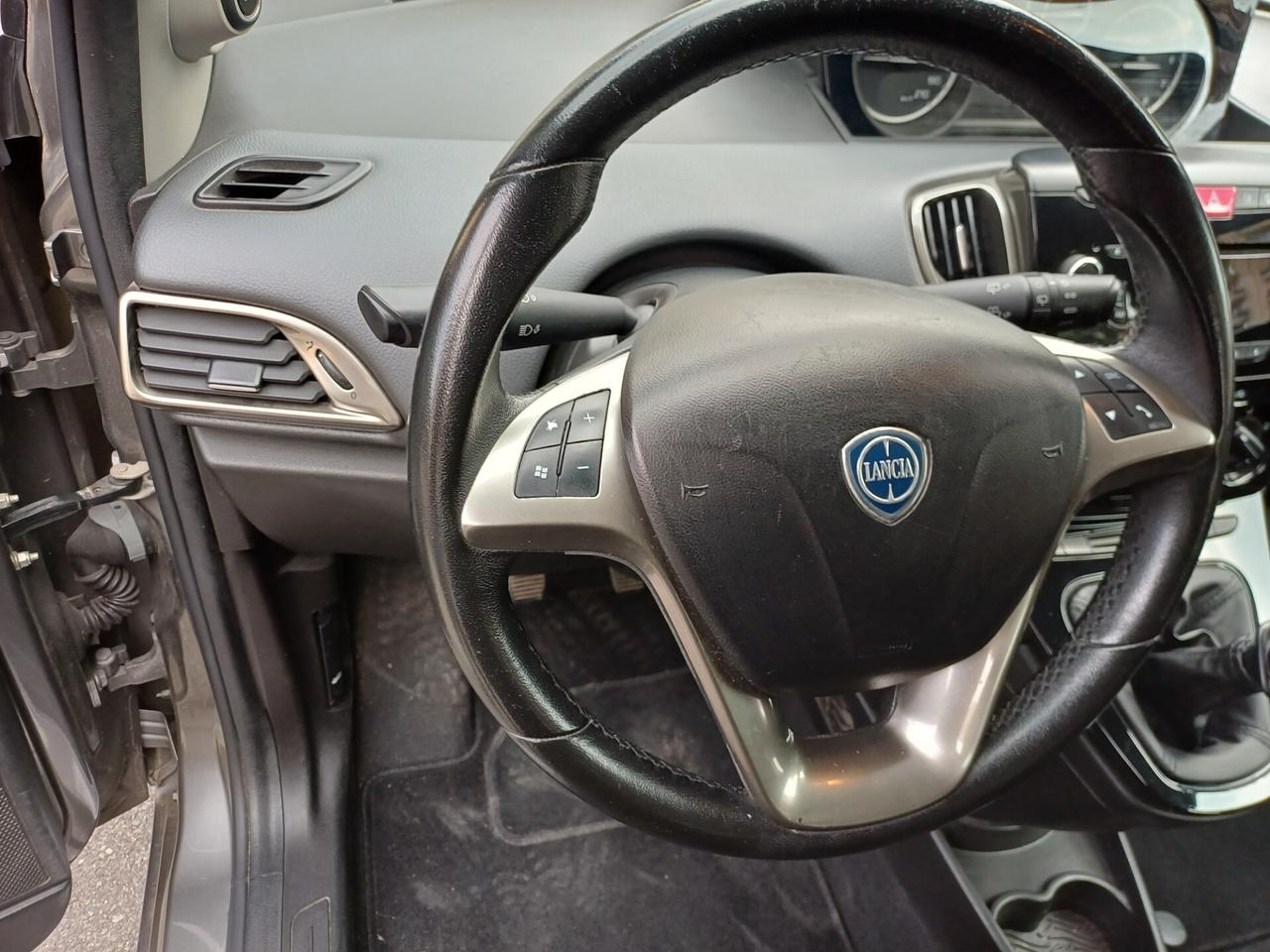 Lancia Ypsilon 1.2 PER NEOPATENTATI