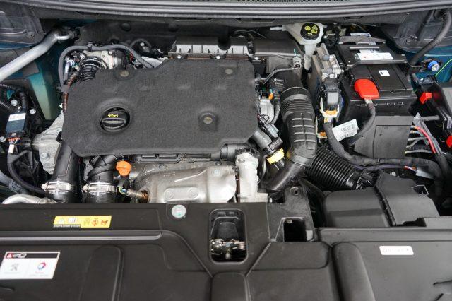 PEUGEOT 3008 BlueHDi 130 S&S EAT8 Active Business