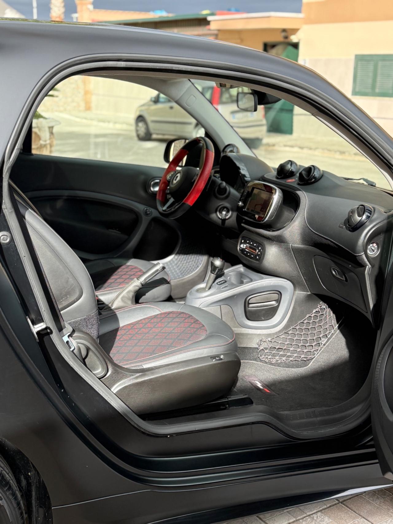 Smart ForTwo 90 0.9 Turbo twinamic Pure Black