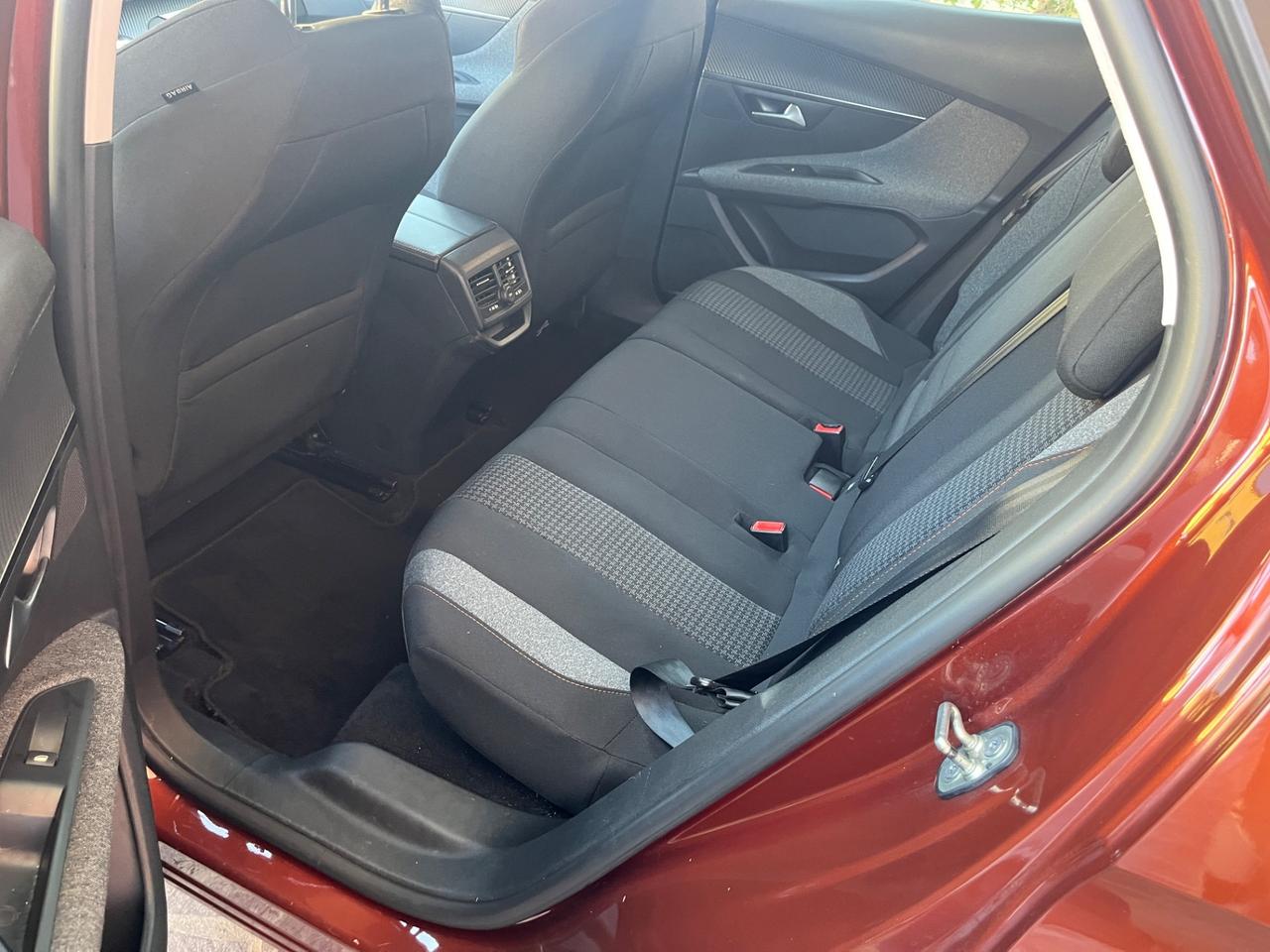 Peugeot 3008 BlueHDi 120 S&S EAT6 Active