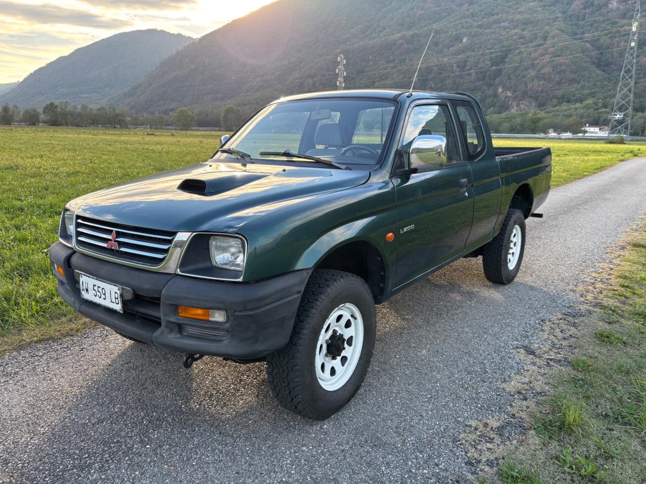 Mitsubishi L200 2.5 AUTOCARRO MOLTISSIMI LAVORI ESEGUITI