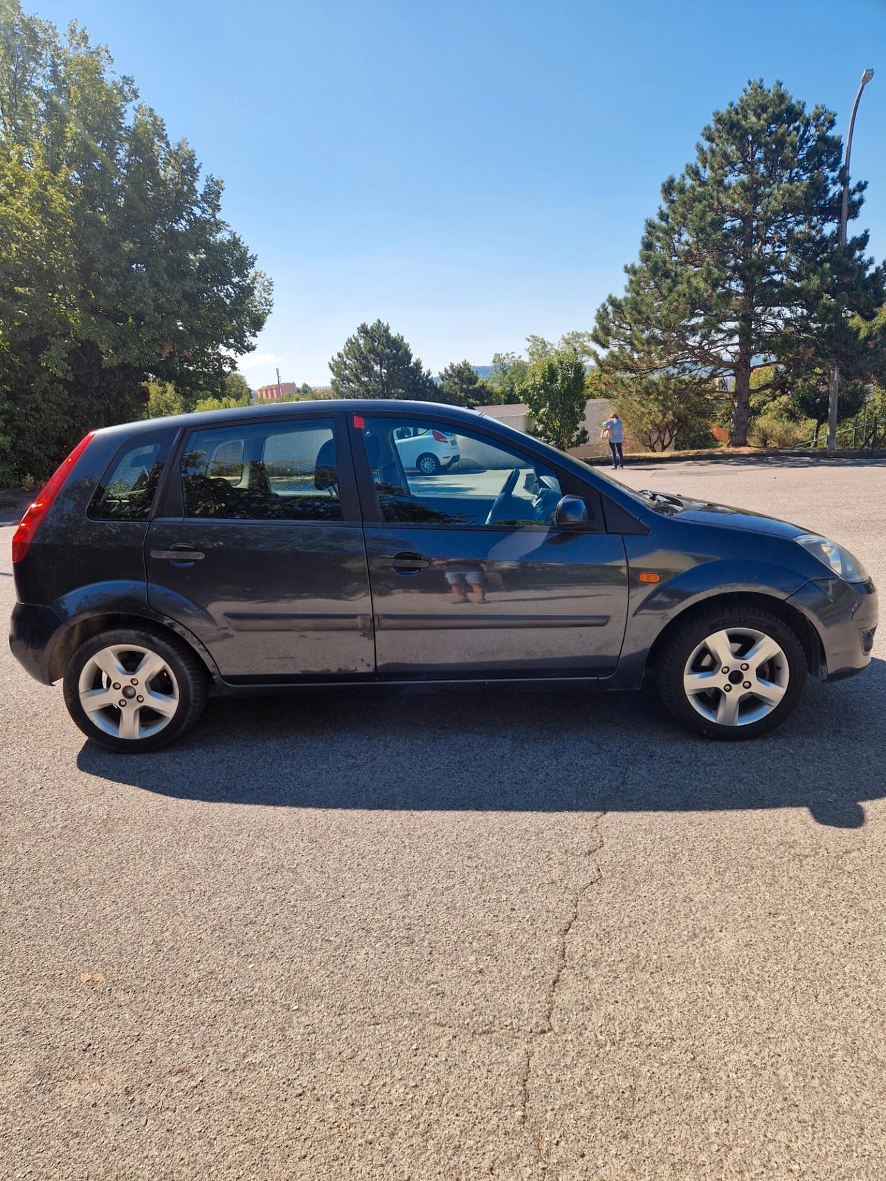 Ford Fiesta 1.2 Benz 75CV - Garanzia 12 Mesi