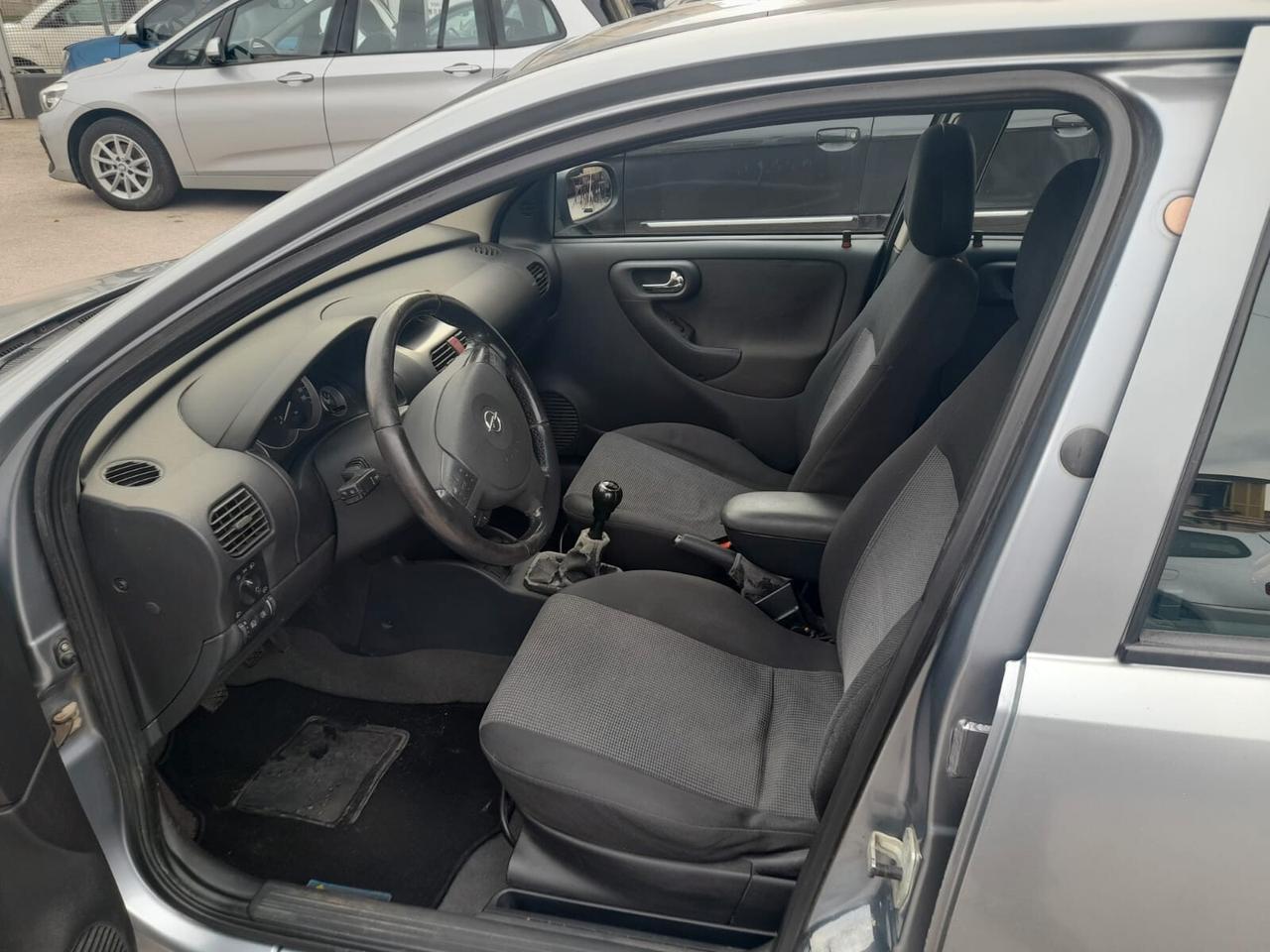 Opel Corsa 1.3cc diesel (PRIVATO)-2004